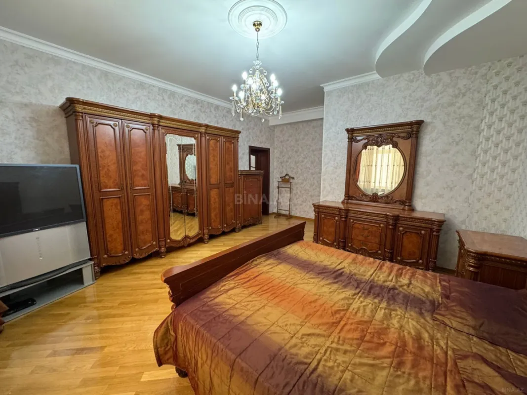 Kirayə verilir 4 otaqlı mənzil 150 m²