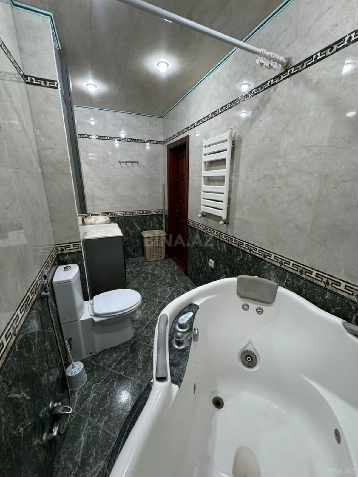 Kirayə verilir 4 otaqlı mənzil 150 m²