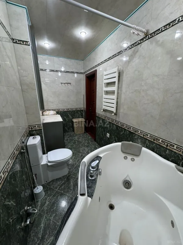 Kirayə verilir 4 otaqlı mənzil 150 m²