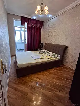 Kirayə verilir 2 otaqlı mənzil 67 m²