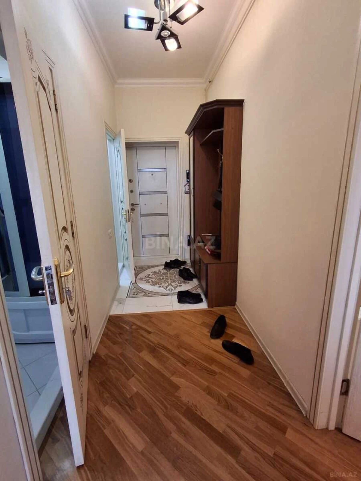 Kirayə verilir 2 otaqlı mənzil 67 m²