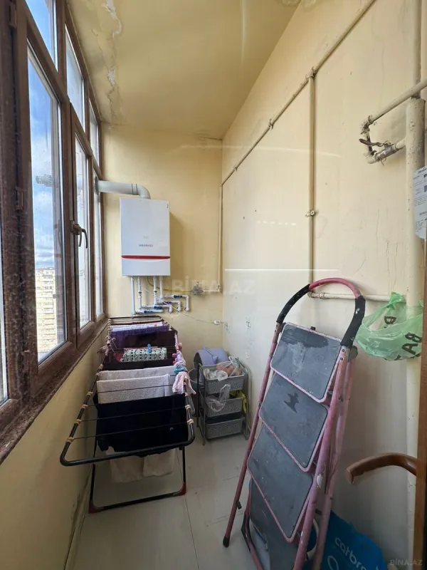 Satılır 3 otaqlı mənzil 130 m²