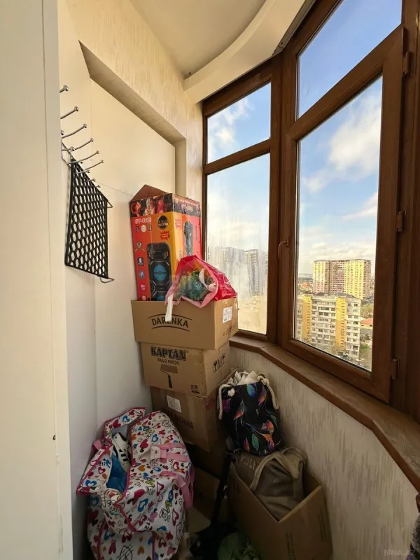 Satılır 3 otaqlı mənzil 130 m²