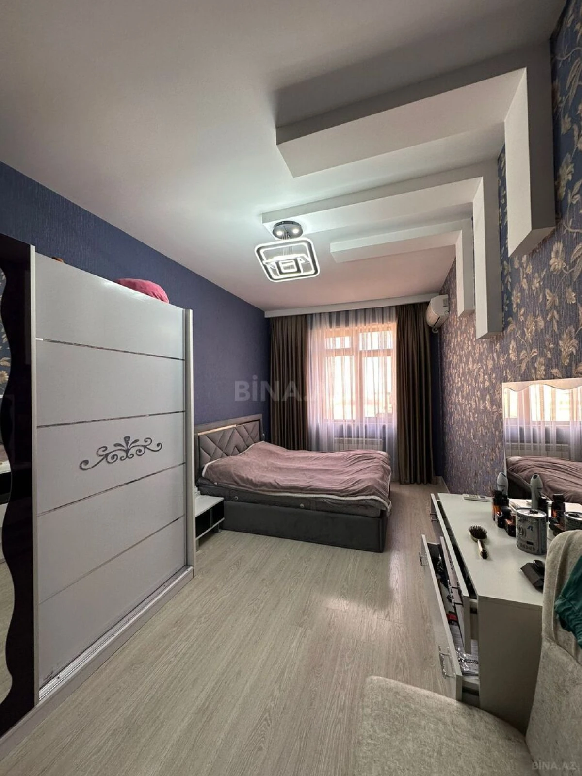 Satılır 3 otaqlı mənzil 130 m²