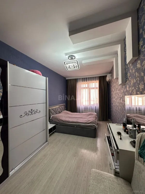 Satılır 3 otaqlı mənzil 130 m²