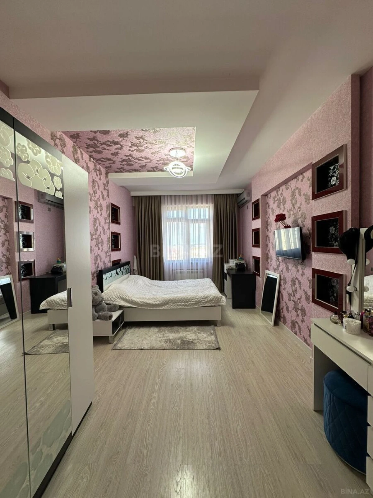 Satılır 3 otaqlı mənzil 130 m²