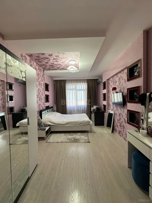 Satılır 3 otaqlı mənzil 130 m²