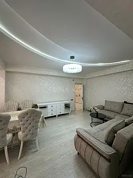 Satılır 3 otaqlı mənzil 130 m²