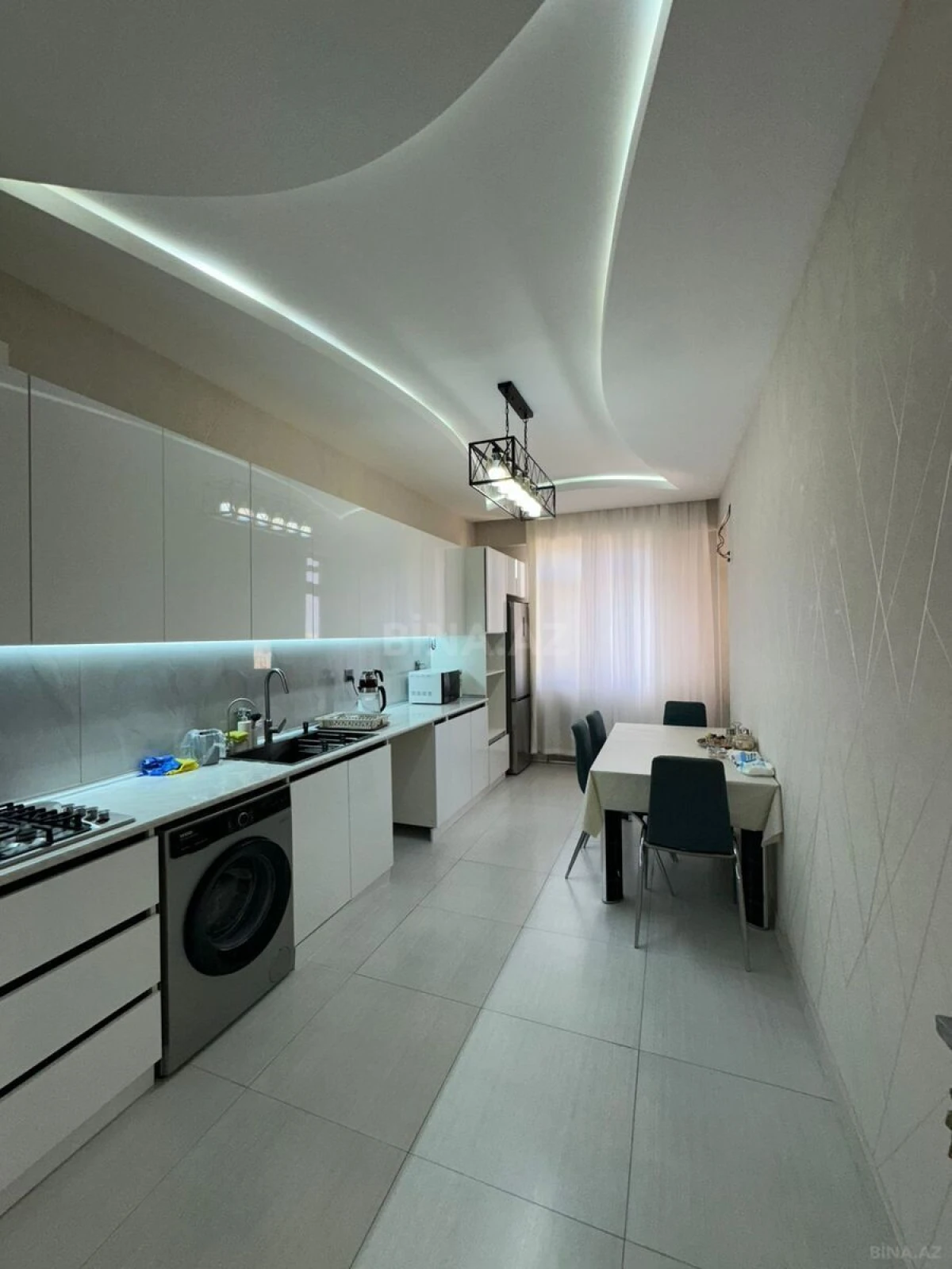 Satılır 3 otaqlı mənzil 130 m²