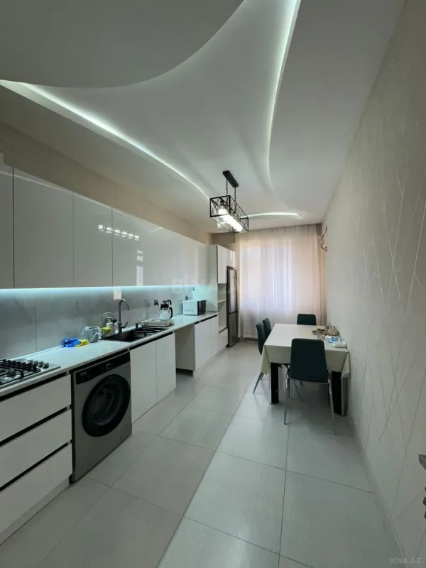 Satılır 3 otaqlı mənzil 130 m²