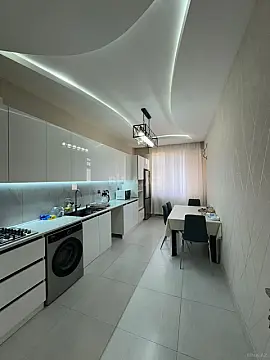 Satılır 3 otaqlı mənzil 130 m²