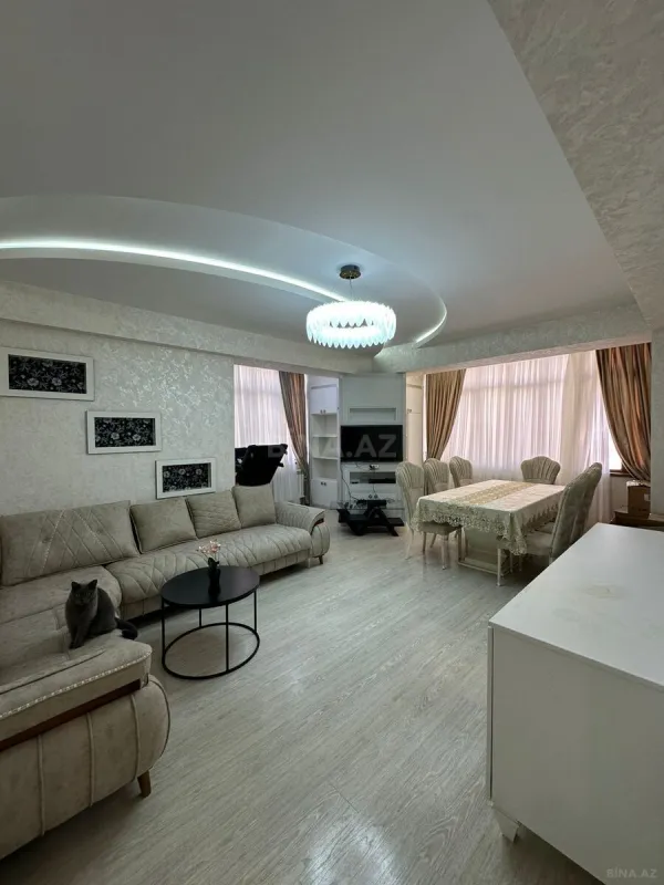 Satılır 3 otaqlı mənzil 130 m²