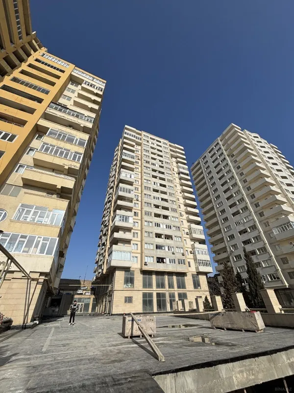 Satılır 2 otaqlı mənzil 110 m²