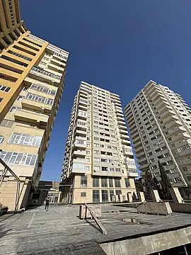 Satılır 2 otaqlı mənzil 110 m²