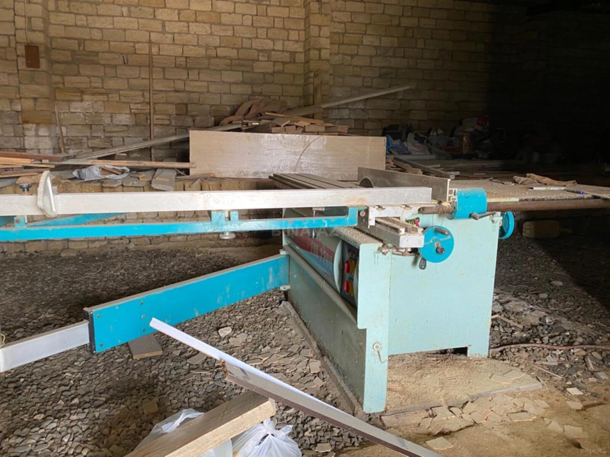 Kirayə verilir obyekt 300 m²