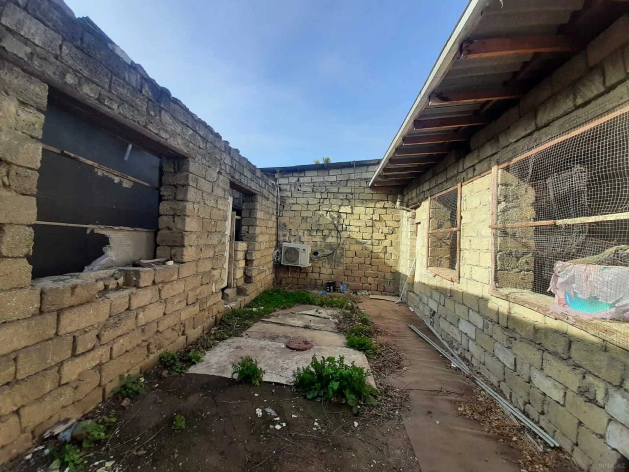 Satılır 4 otaqlı həyət evi 100 m²