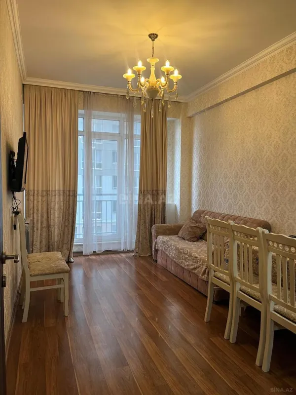 Kirayə verilir 2 otaqlı mənzil 53 m²