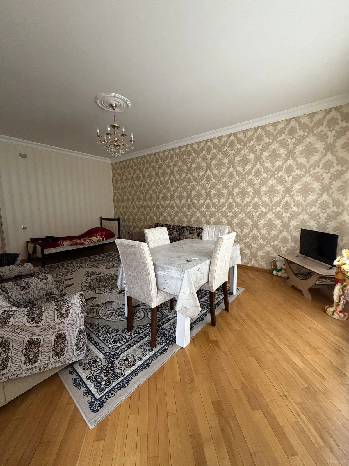 Kirayə verilir 2 otaqlı mənzil 83 m²