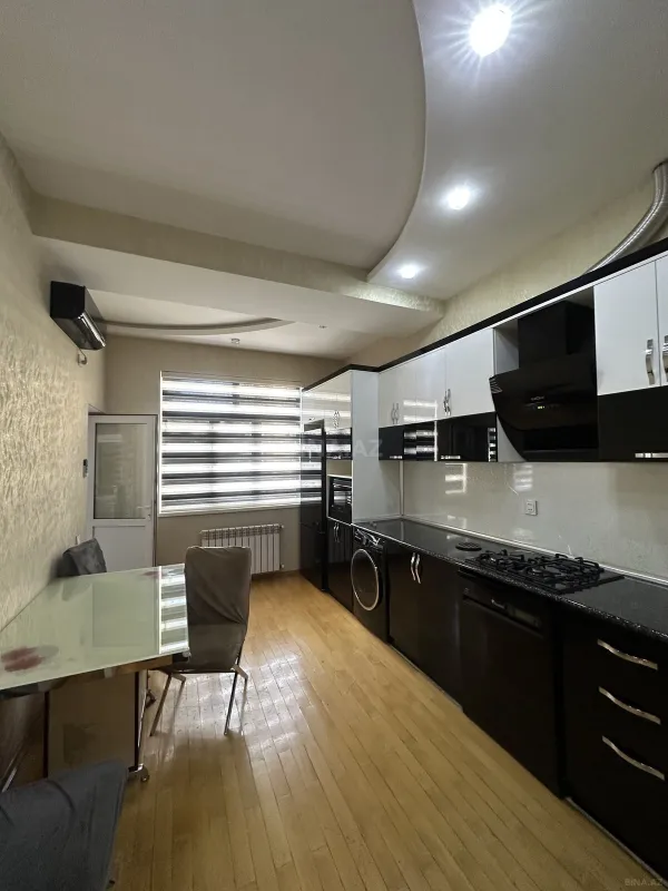 Kirayə verilir 2 otaqlı mənzil 90 m²