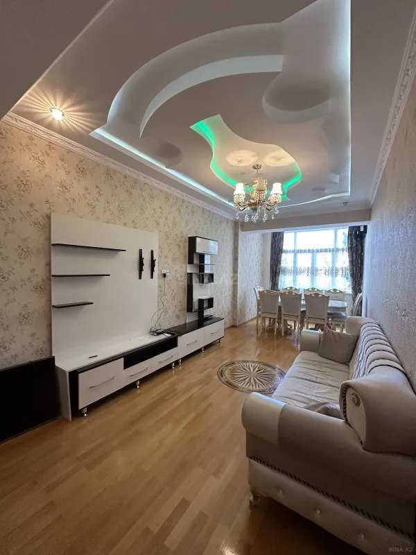 Kirayə verilir 2 otaqlı mənzil 90 m²