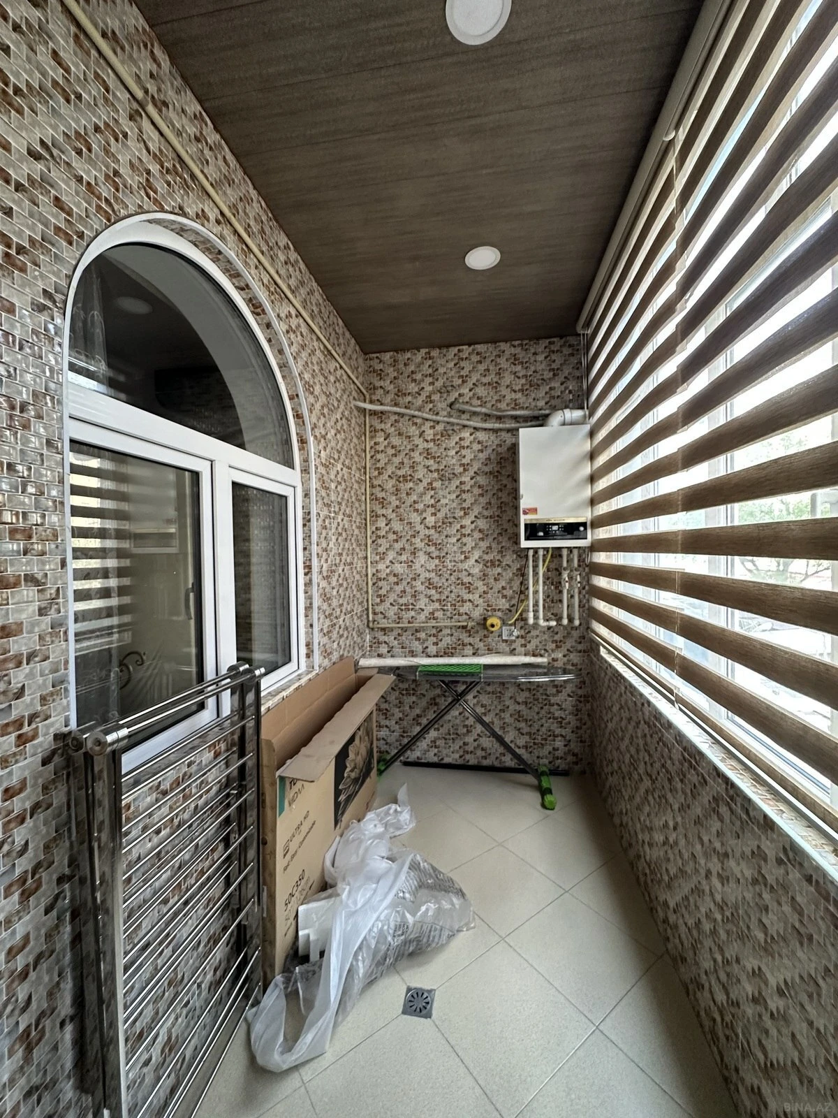 Kirayə verilir 2 otaqlı mənzil 90 m²