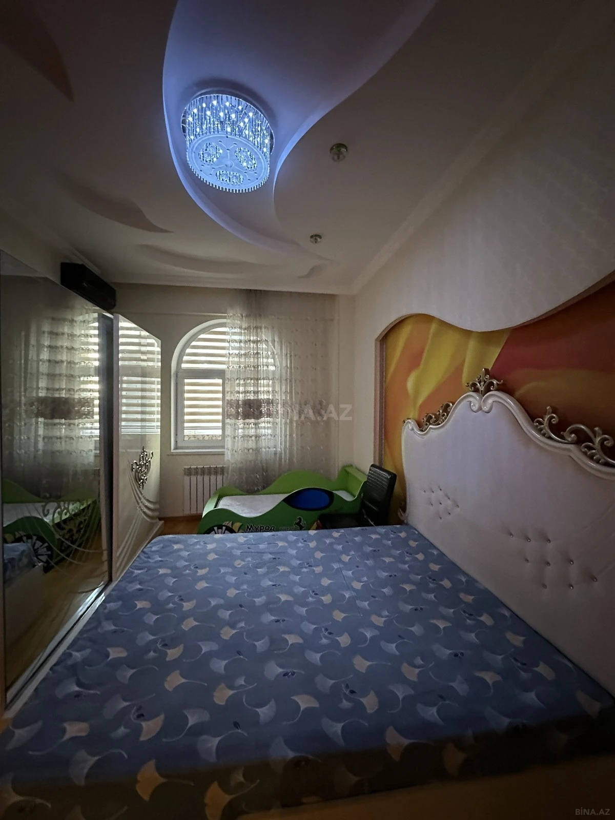 Kirayə verilir 2 otaqlı mənzil 90 m²