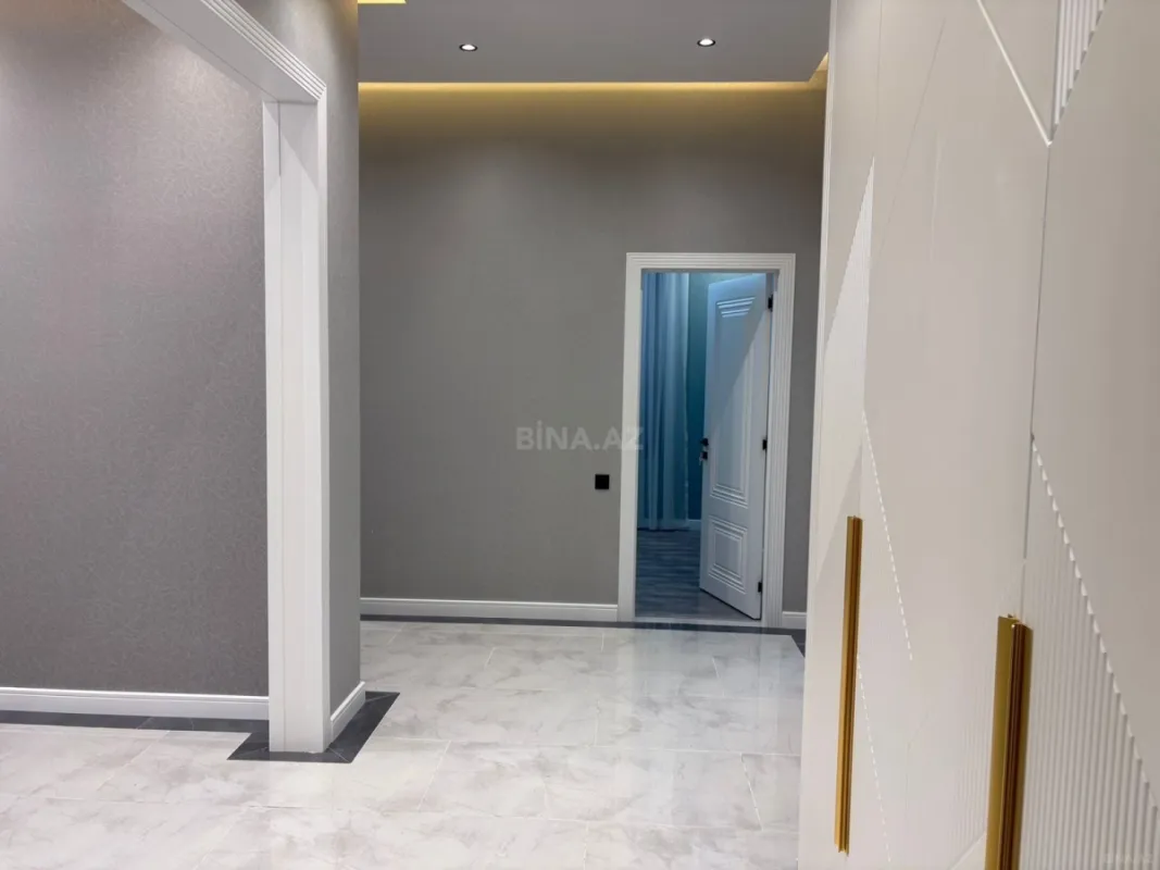 Satılır 5 otaqlı həyət evi 202 m²