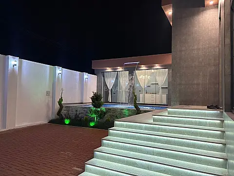 Satılır 5 otaqlı həyət evi 202 m²