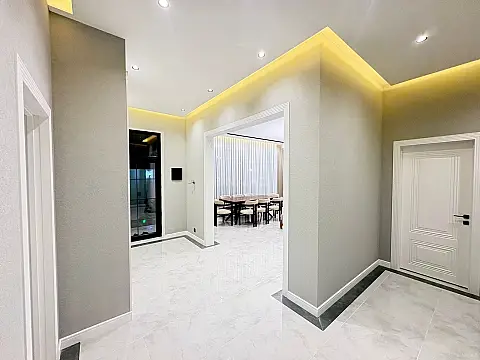 Satılır 5 otaqlı həyət evi 202 m²
