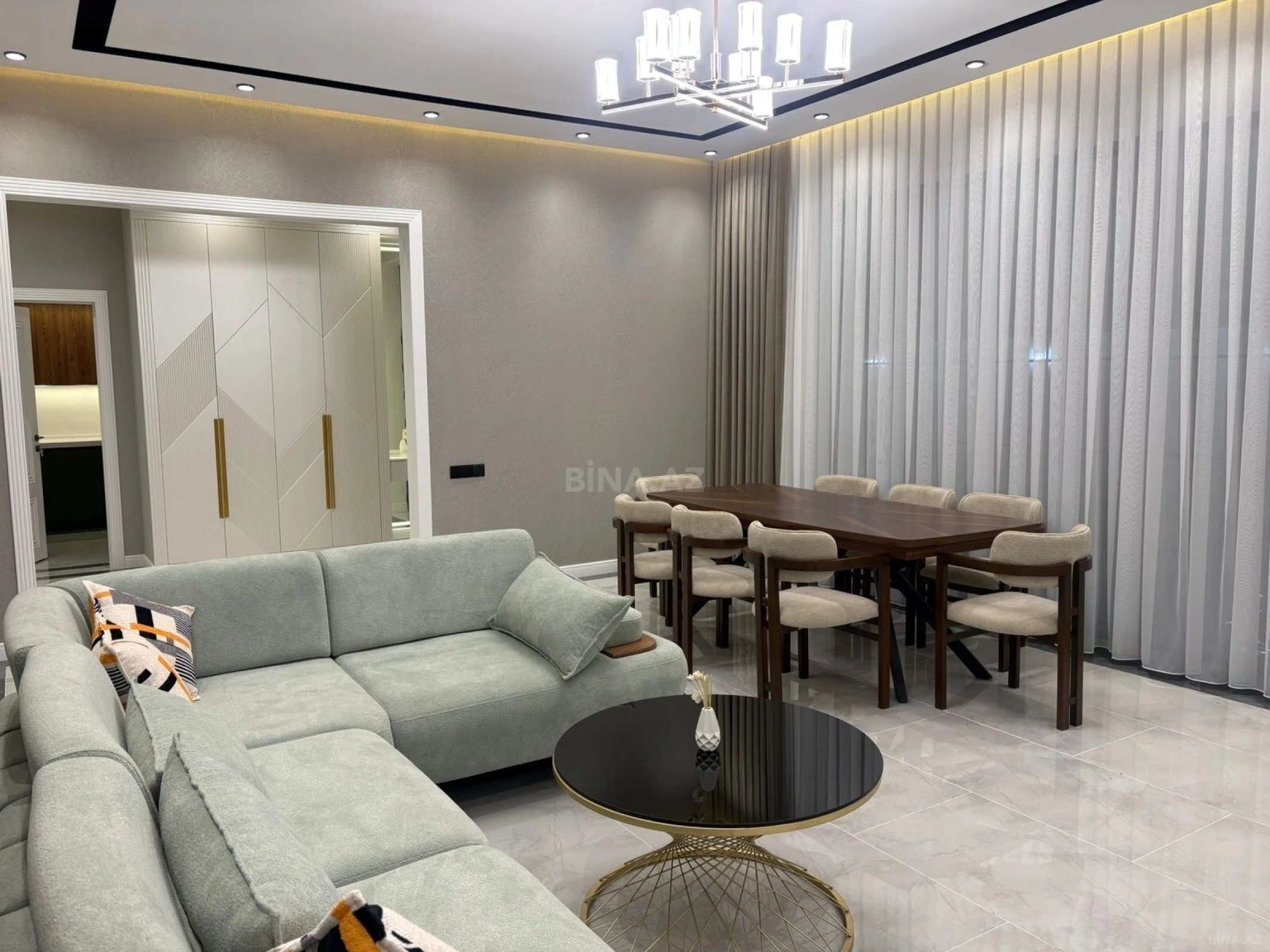 Satılır 5 otaqlı həyət evi 202 m²