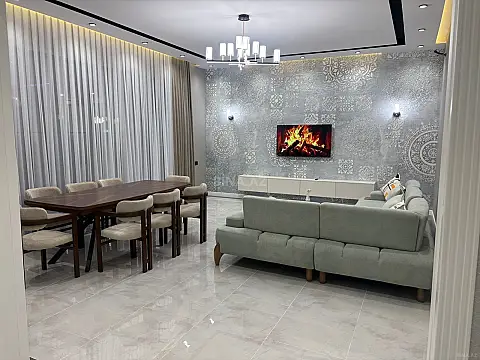 Satılır 5 otaqlı həyət evi 202 m²