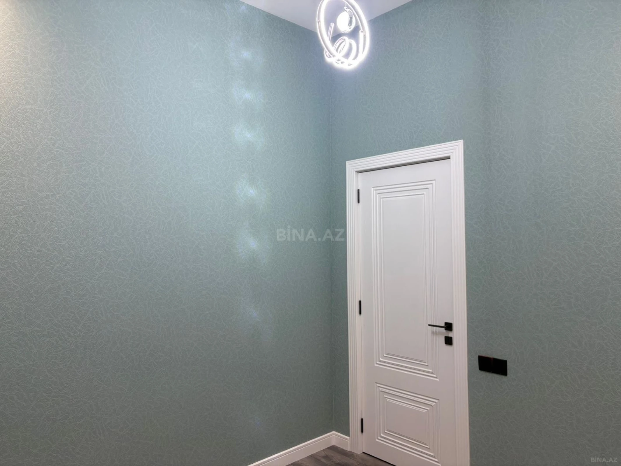 Satılır 5 otaqlı həyət evi 202 m²