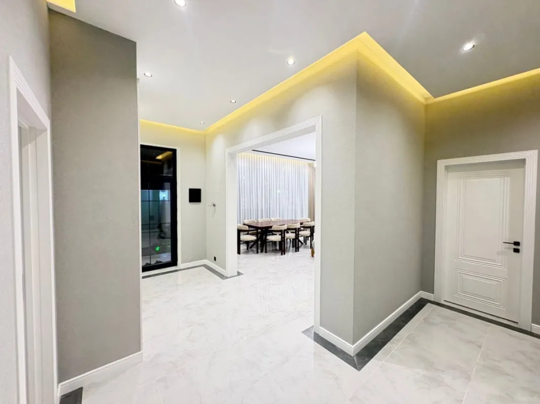 Satılır 5 otaqlı həyət evi 202 m²