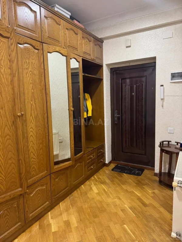 Satılır 2 otaqlı mənzil 87 m²