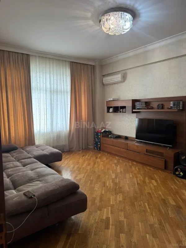 Satılır 2 otaqlı mənzil 87 m²