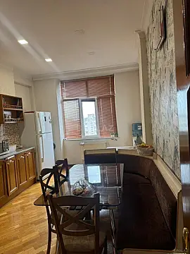Satılır 2 otaqlı mənzil 87 m²