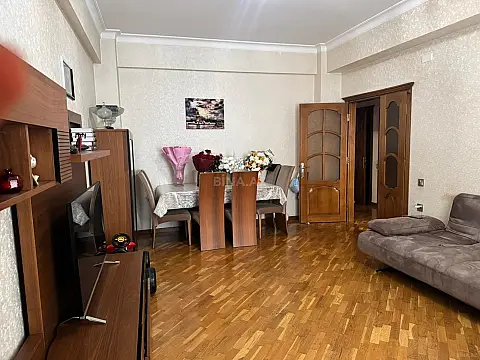 Satılır 2 otaqlı mənzil 87 m²