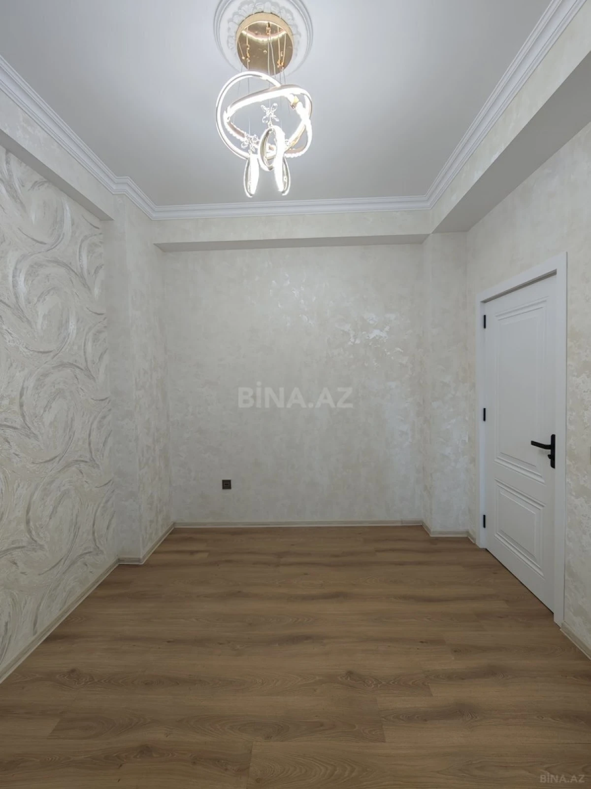 Satılır 2 otaqlı mənzil 52 m²