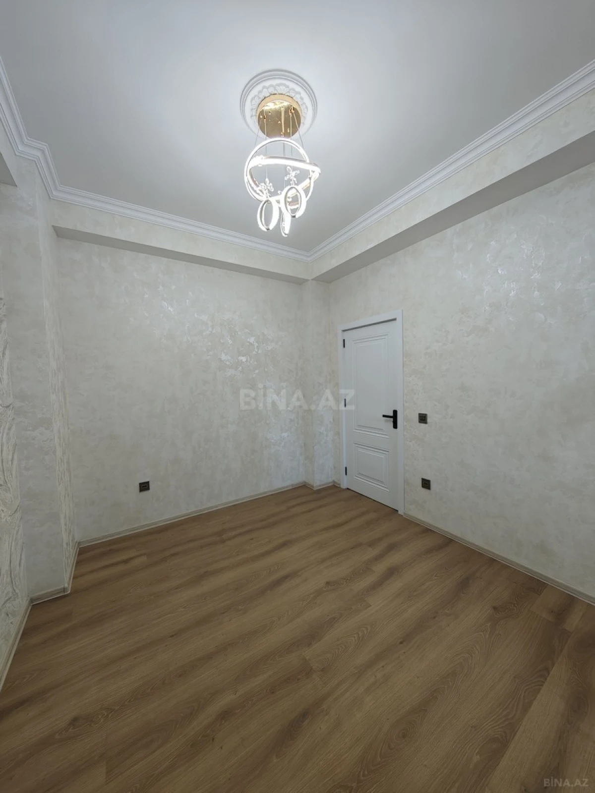 Satılır 2 otaqlı mənzil 52 m²