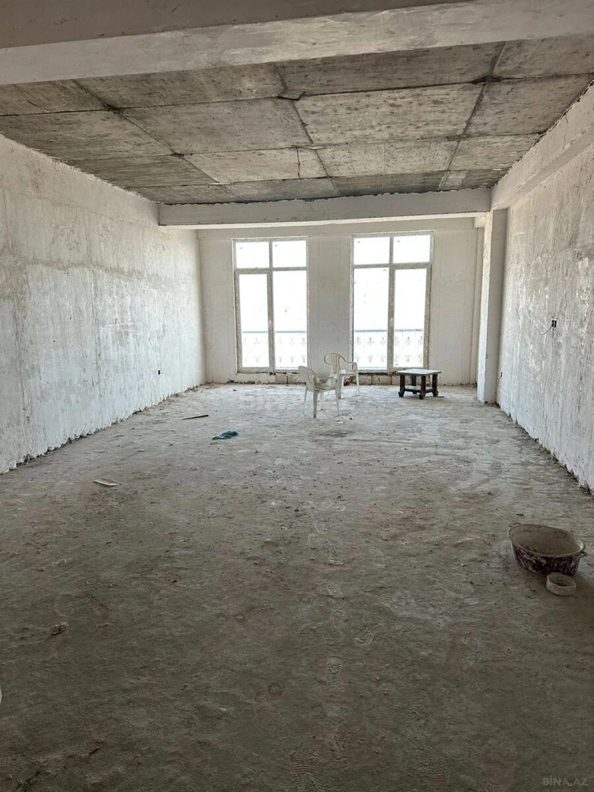 Satılır 3 otaqlı mənzil 137 m²