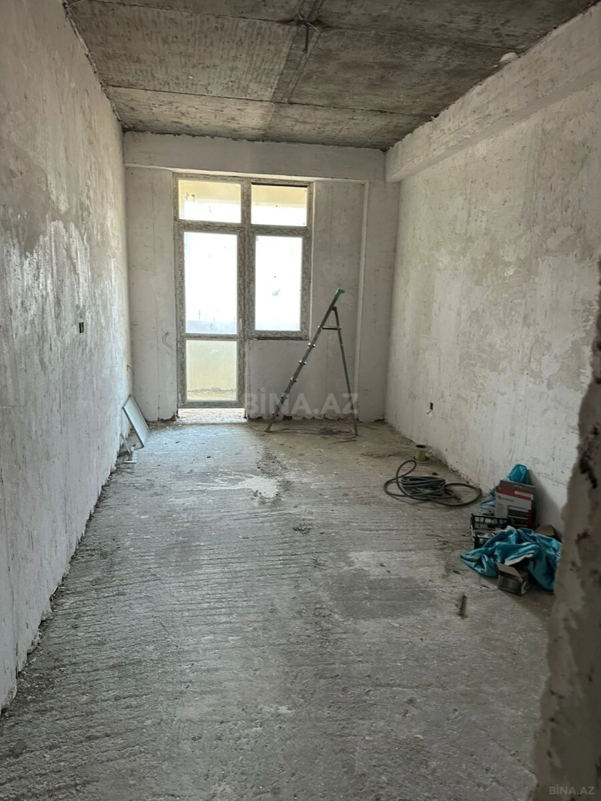 Satılır 3 otaqlı mənzil 137 m²