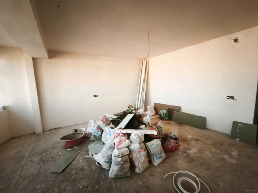 Satılır 3 otaqlı mənzil 190 m²