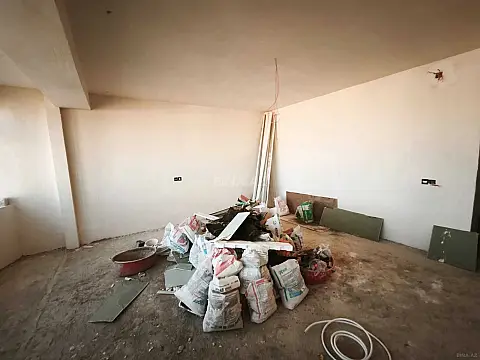 Satılır 3 otaqlı mənzil 190 m²