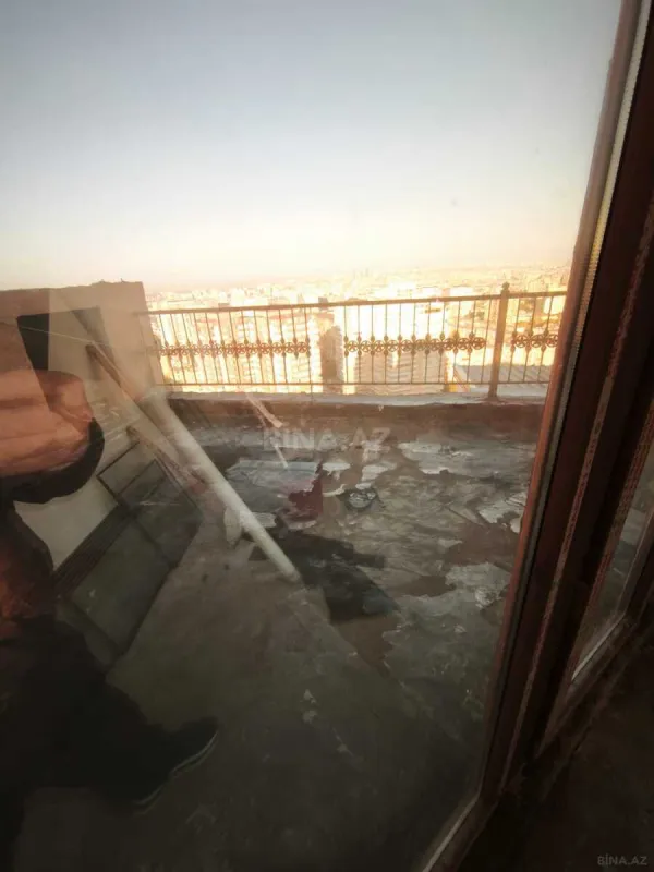Satılır 3 otaqlı mənzil 190 m²