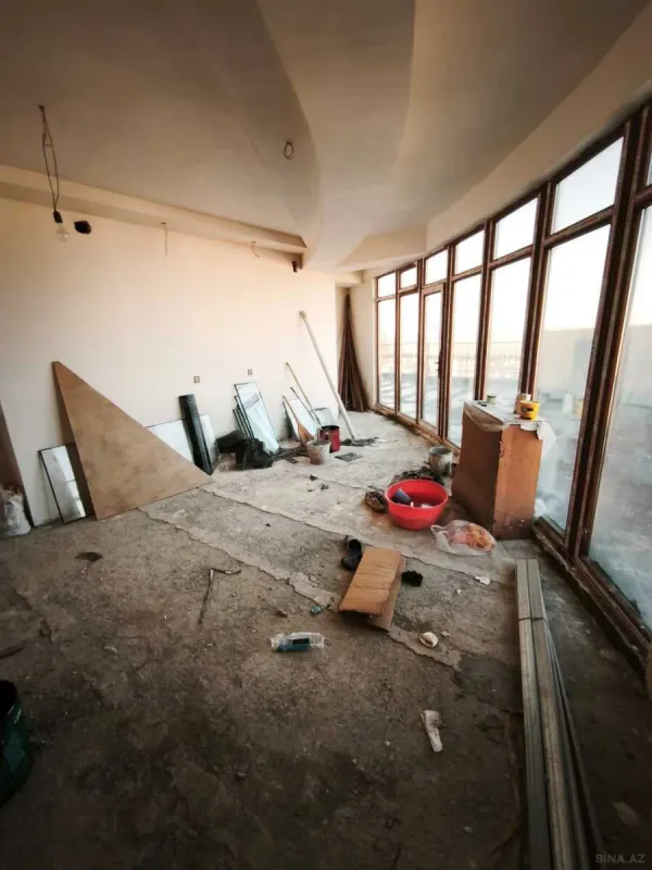 Satılır 3 otaqlı mənzil 190 m²