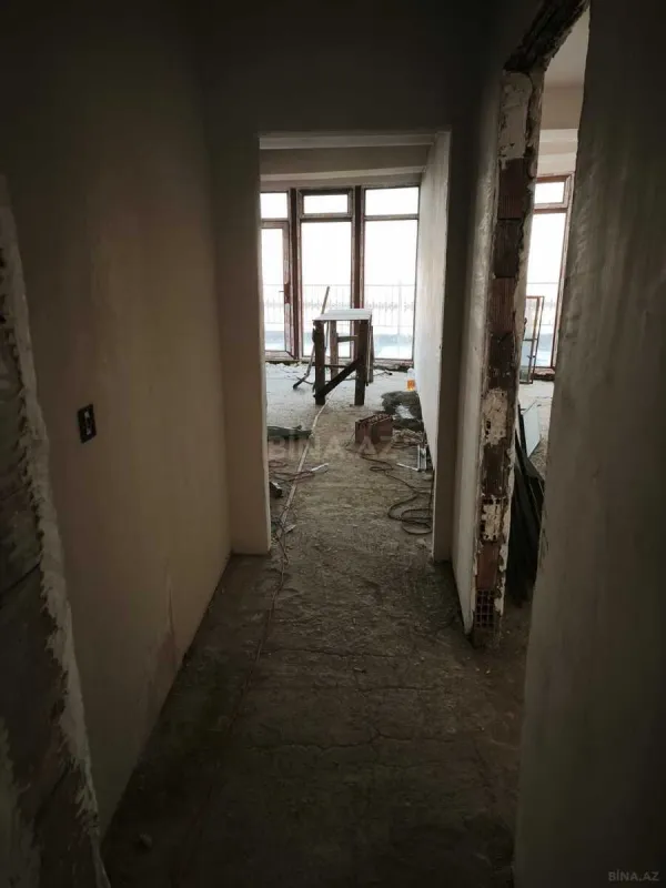 Satılır 3 otaqlı mənzil 190 m²