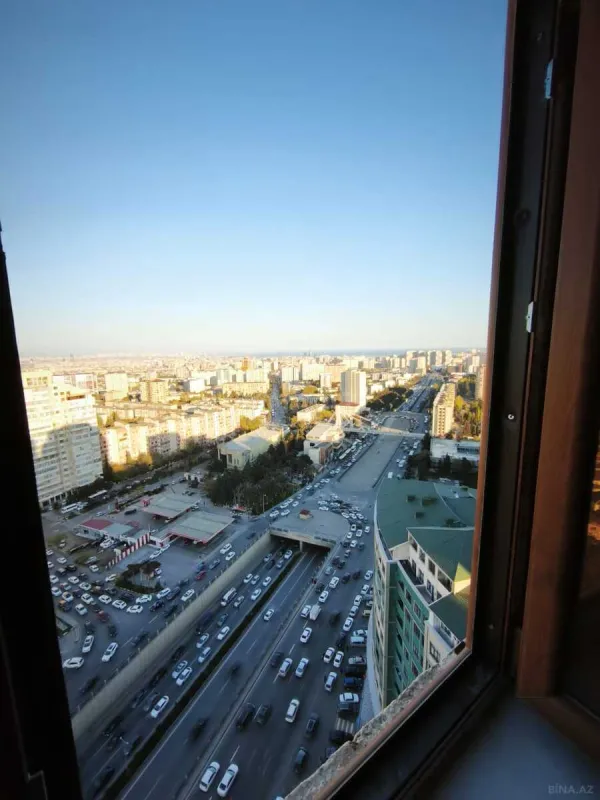 Satılır 3 otaqlı mənzil 190 m²