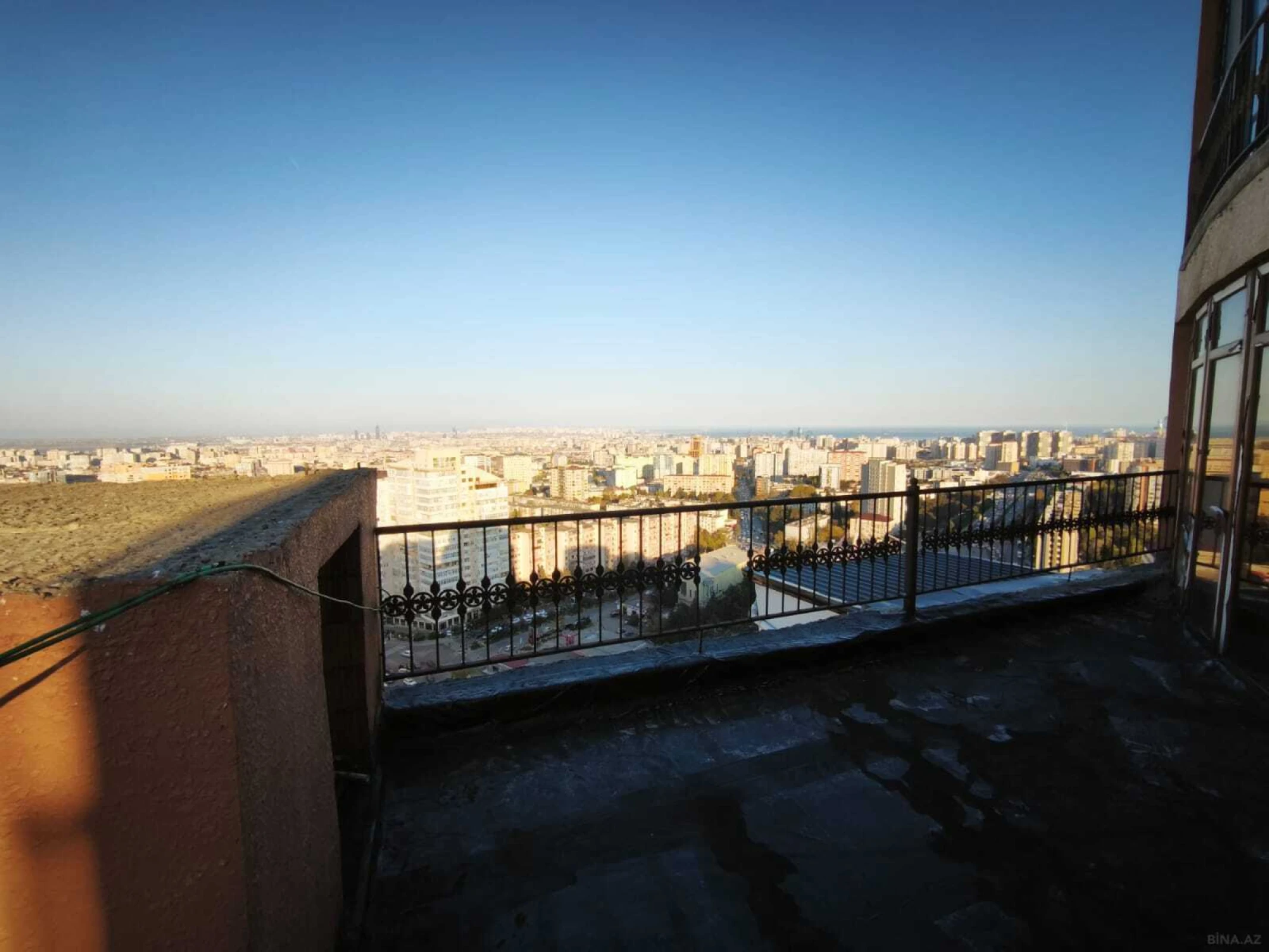 Satılır 3 otaqlı mənzil 190 m²