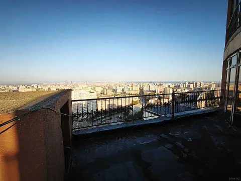 Satılır 3 otaqlı mənzil 190 m²