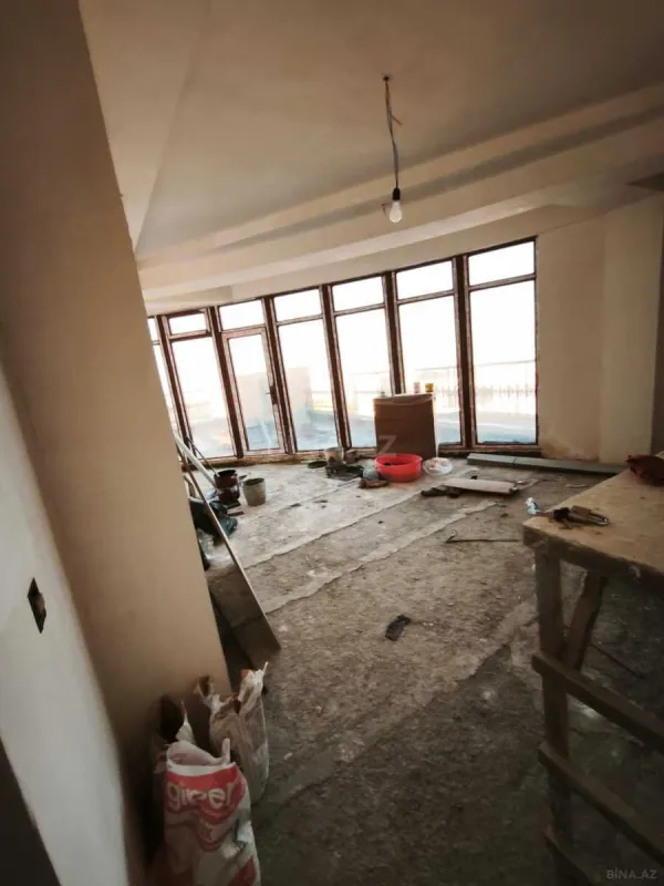 Satılır 3 otaqlı mənzil 190 m²